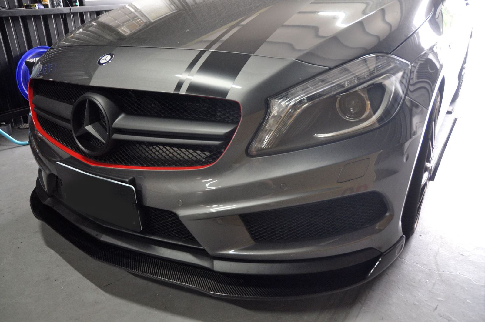 W176 Aero Pack carbon Add-on Front lip spoiler 01
